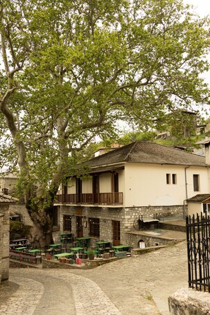 Exterior. Guest House 'Armoloi Room 1' with Mountain View, Shared Terrace and Wi-Fi