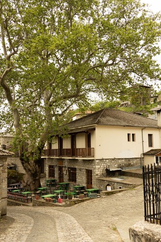 Gästehaus 'Armoloi Zimmer 1' mit Bergblick, Gemeinschaftsterrasse und Wi-Fi