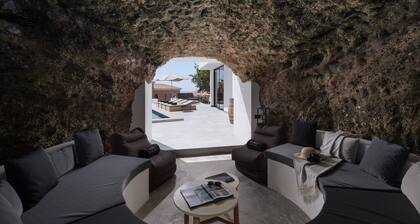 Holiday Villa 'Karat Stone' with Sea Views, Wi-Fi and Air Conditioning