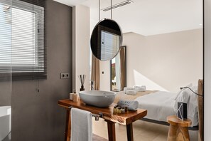 5 slaapkamers, een strijkplank/strijkijzer, gratis wifi, beddengoed