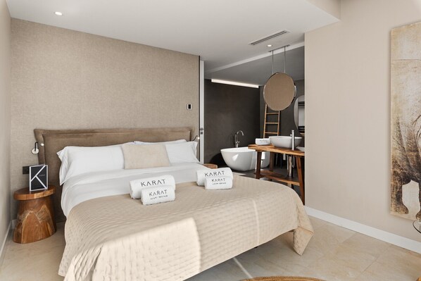 5 bedrooms, iron/ironing board, free WiFi, bed sheets