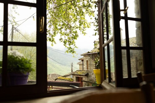 Maison de vacances 'Armoloi House' avec vue sur les montagnes, terrasse partagée et Wi-Fi