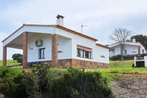 Exterior - Country House 'Casa El Collado' with Mountain View, Shared Pool and Air Conditioning (ALDEAQUEMADA)