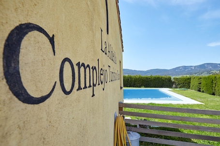 Pool. Country House 'Casa El Collado' with Mountain View, Shared Pool and Air Conditioning
