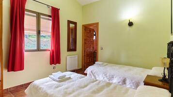 2 bedrooms, bed sheets, wheelchair access
