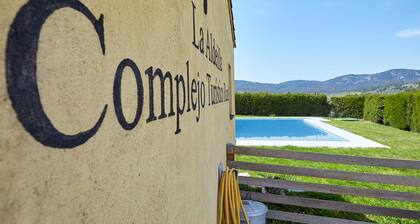 Country House 'Casa La Cimbarra' with Mountain View, Shared Pool and Air Conditioning