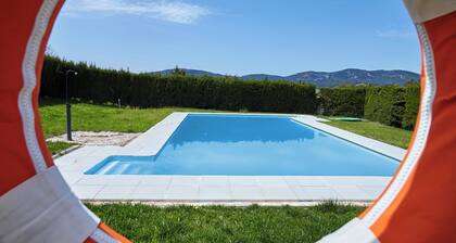 Country House 'Casa El Águila' with Mountain View, Shared Pool and Air Conditioning