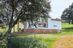 Exterior - Country House 'Casa El Águila' with Mountain View, Shared Pool and Air Conditioning (ALDEAQUEMADA)