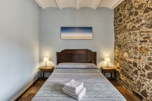 4 dormitorios, tabla de planchar con plancha, wifi gratis y ropa de cama