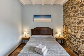 4 dormitorios, tabla de planchar con plancha, wifi gratis y ropa de cama