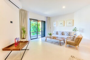 Télévision, cheminée, chaßne hi-fi, espaces bureaux