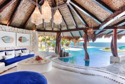 Villa Alma | 7BR | Beachfront Exclusive Villa