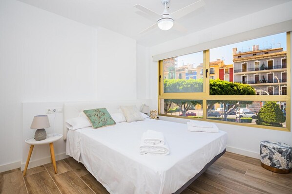 1 chambre, fer et planche à repasser, Wi-Fi gratuit, draps fournis