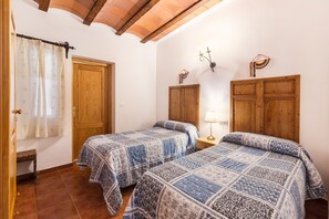 4 bedrooms, iron/ironing board, free WiFi, bed sheets - Country House 'Casa Del Liarte' with Mountain View, Wi-Fi and Air Conditioning (Murcia)