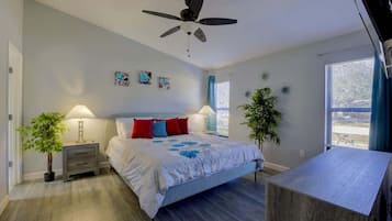 Desk, iron/ironing board, WiFi, bed sheets