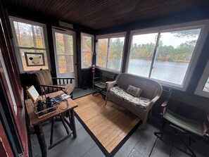 Interior - Loon Landing Lodge: A private, cozy lakefront cabin on White Lake. (Woodgate)