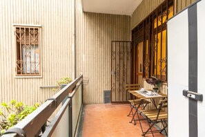 Outdoor dining - GuestHost - Vanchiglietta District! Along Dora Voghera Suitex2 (Torino)