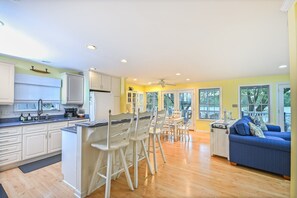 Interior - Charming Middle River Hideaway with Water-Front/ Fire-pit/WiFi/Prvt Parking (Middle River)