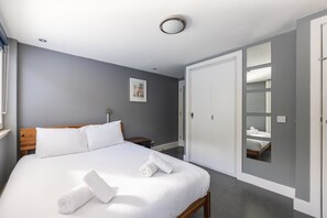 2 bedrooms, Internet, bed sheets