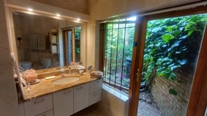 Interior - Artistic house with huge views and natural pool (Somerset West)