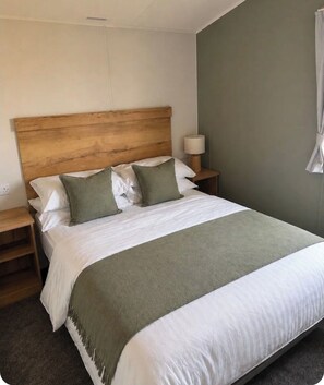 1 bedroom, iron/ironing board, WiFi - Caravan Georgi 3 Bed balcony (Rhyl)