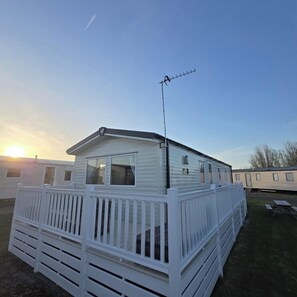 Exterior - Caravan Georgi 3 Bed balcony (Rhyl)