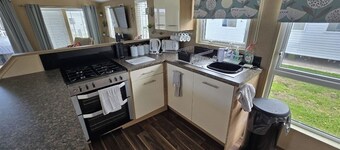 Oaklands Stunning Mini Lodge
