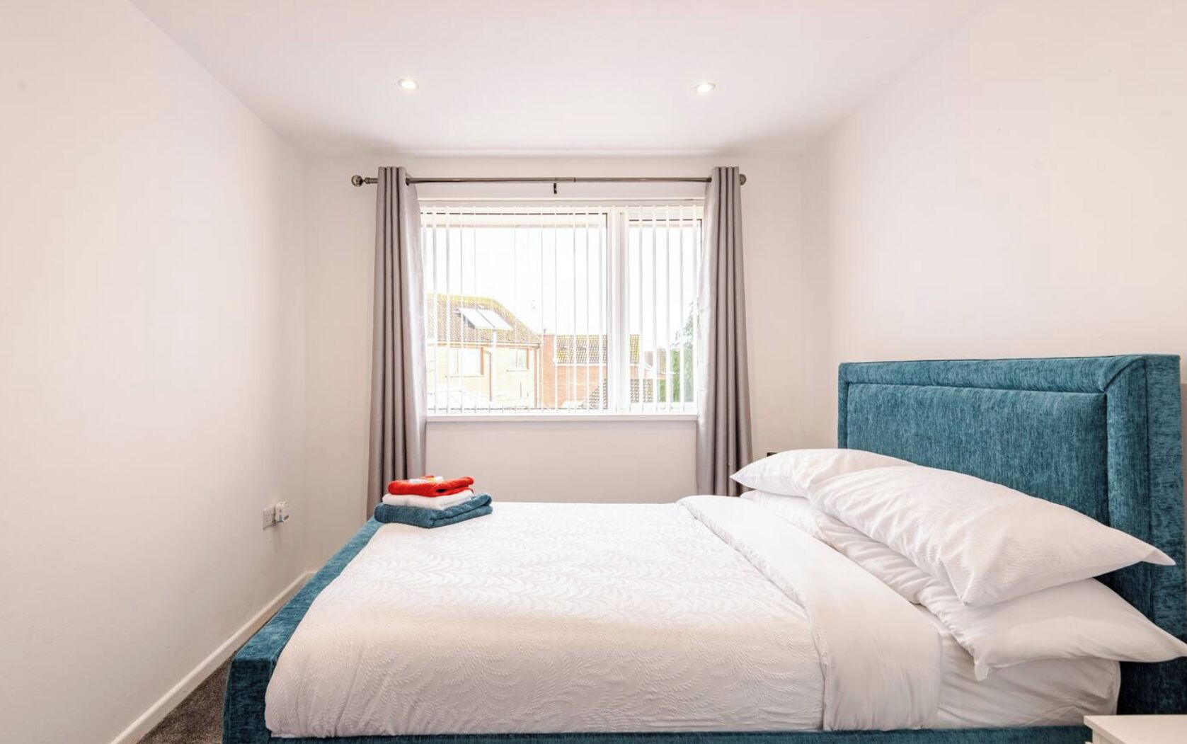 4 slaapkamers, een strijkplank/strijkijzer, wifi, beddengoed