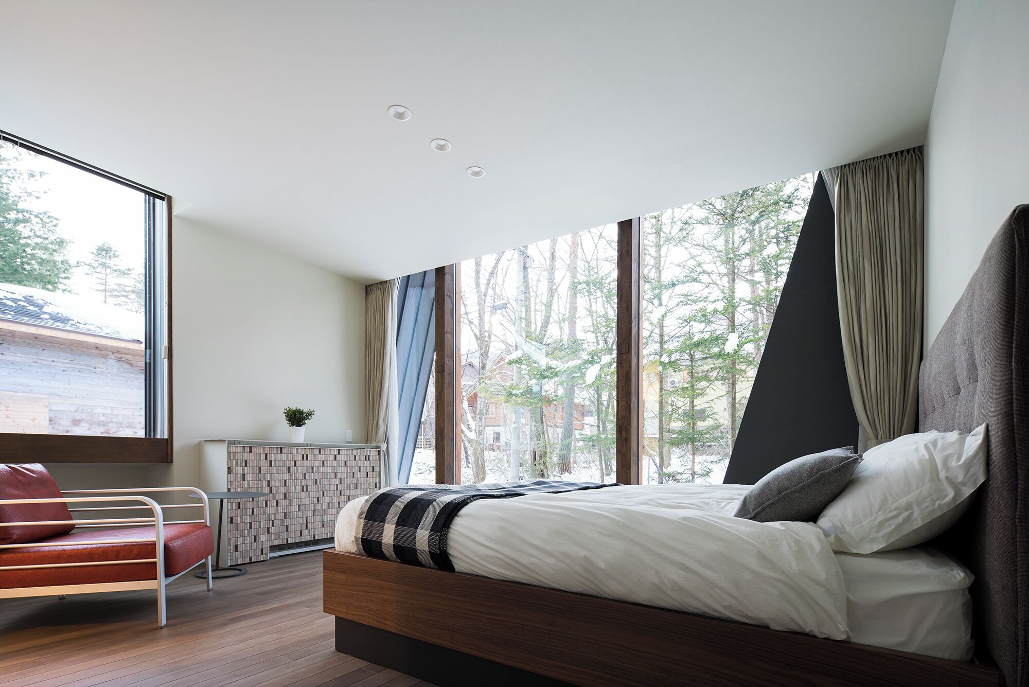 3 bedrooms, in-room safe, laptop workspace, iron/ironing board