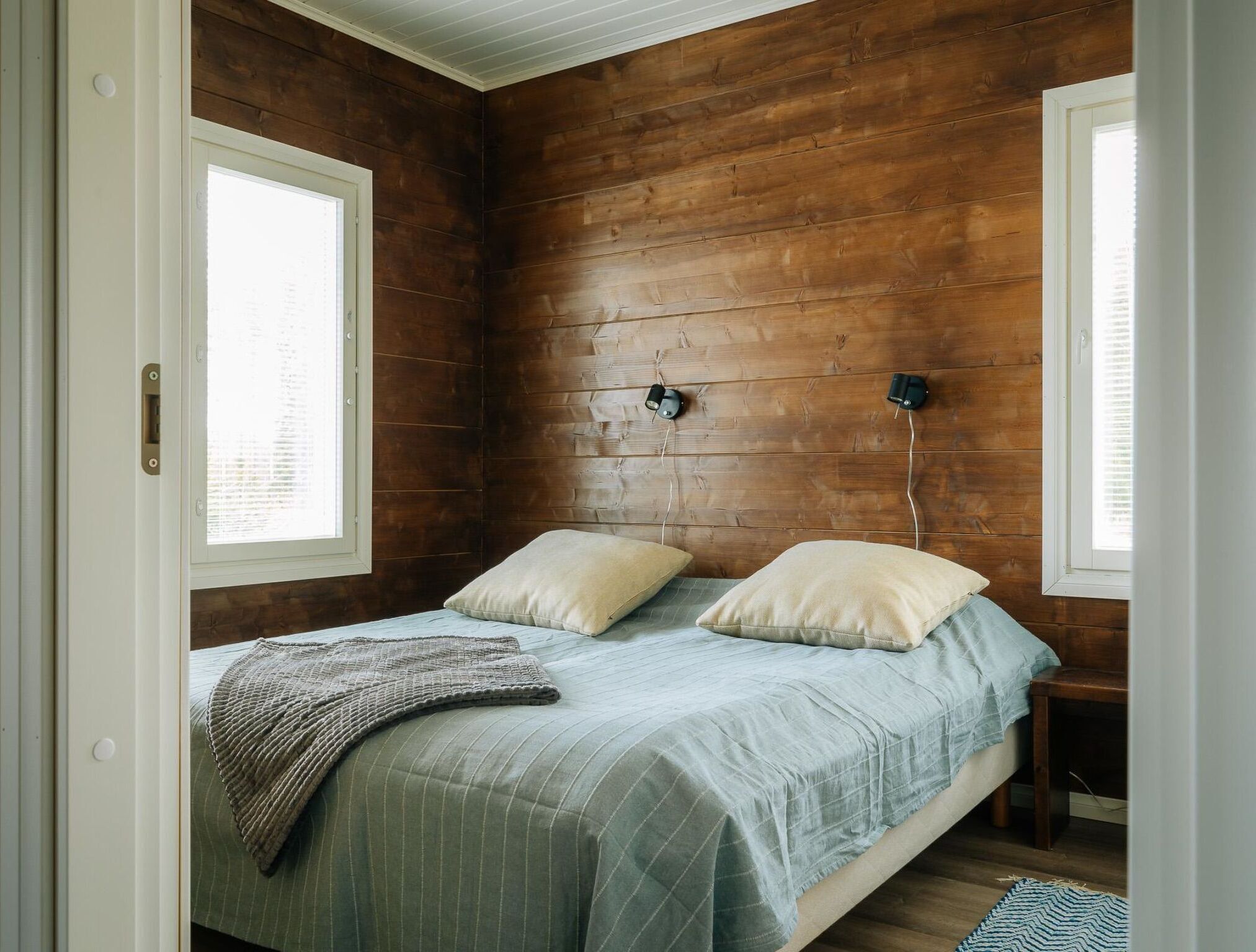 4 bedrooms, desk, WiFi