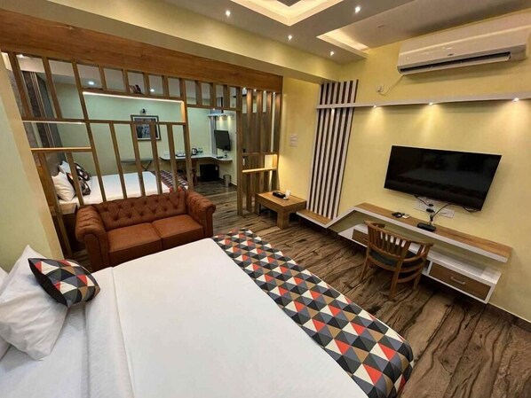 Elite Studio Suite | Premium bedding, iron/ironing board, free WiFi, bed sheets