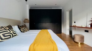 4 makuuhuonetta, silitysrauta/-lauta, Wi-Fi, vuodevaatteet