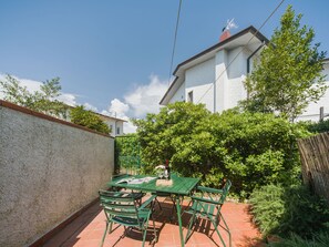 Outdoor dining - Venezia by Interhome (Torre del Lago Puccini)