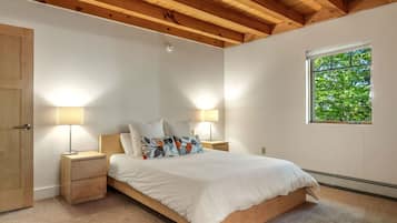 4 soveværelser, skrivebord, strygejern/strygebræt, gratis Wi-Fi