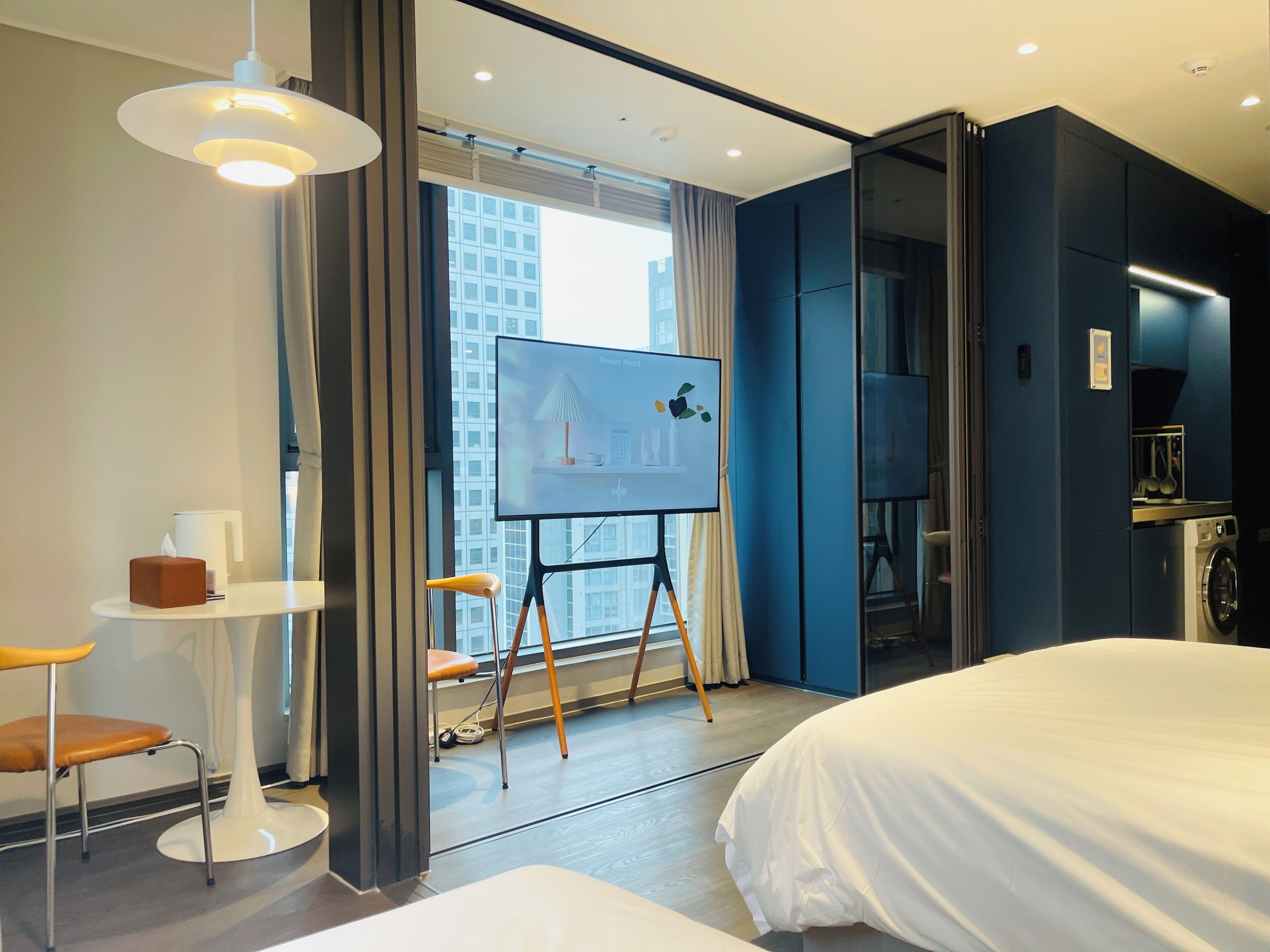 Superior Twin Room | In-room dining