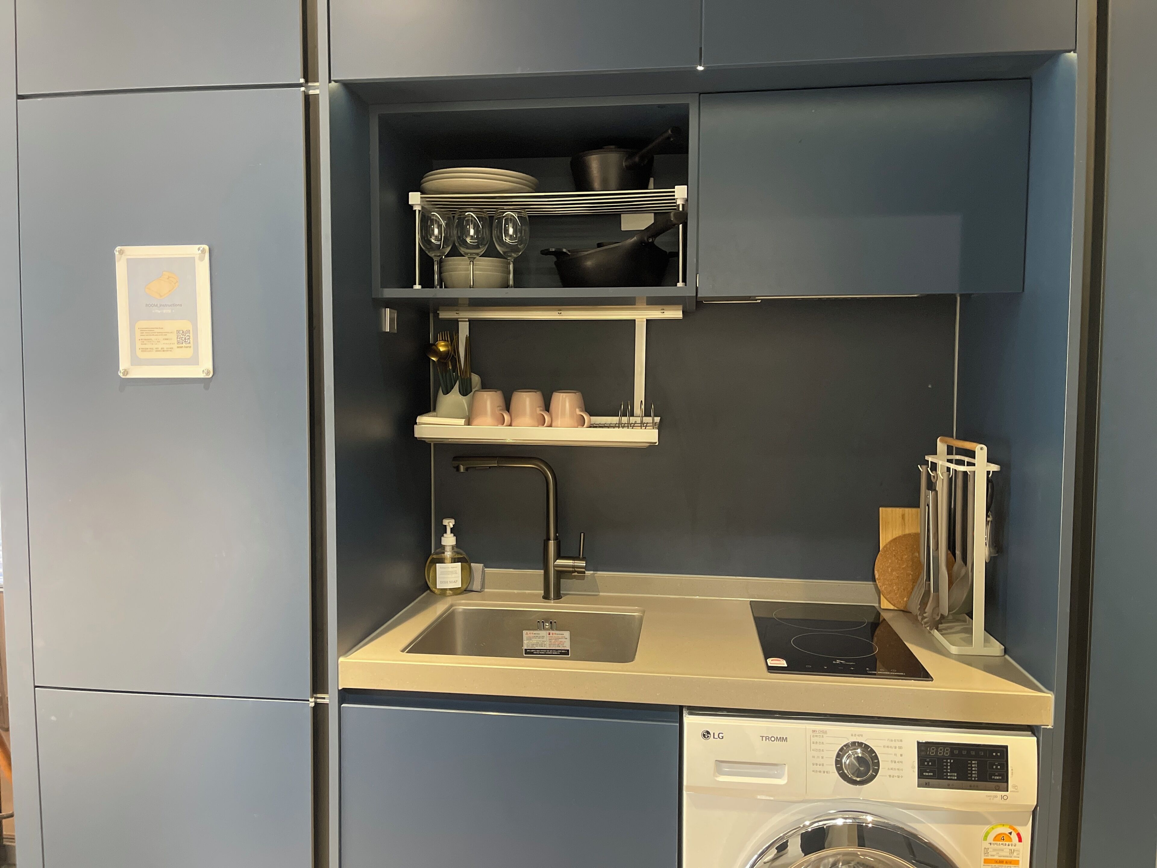 Fridge, microwave, stovetop, cookware/dishes/utensils