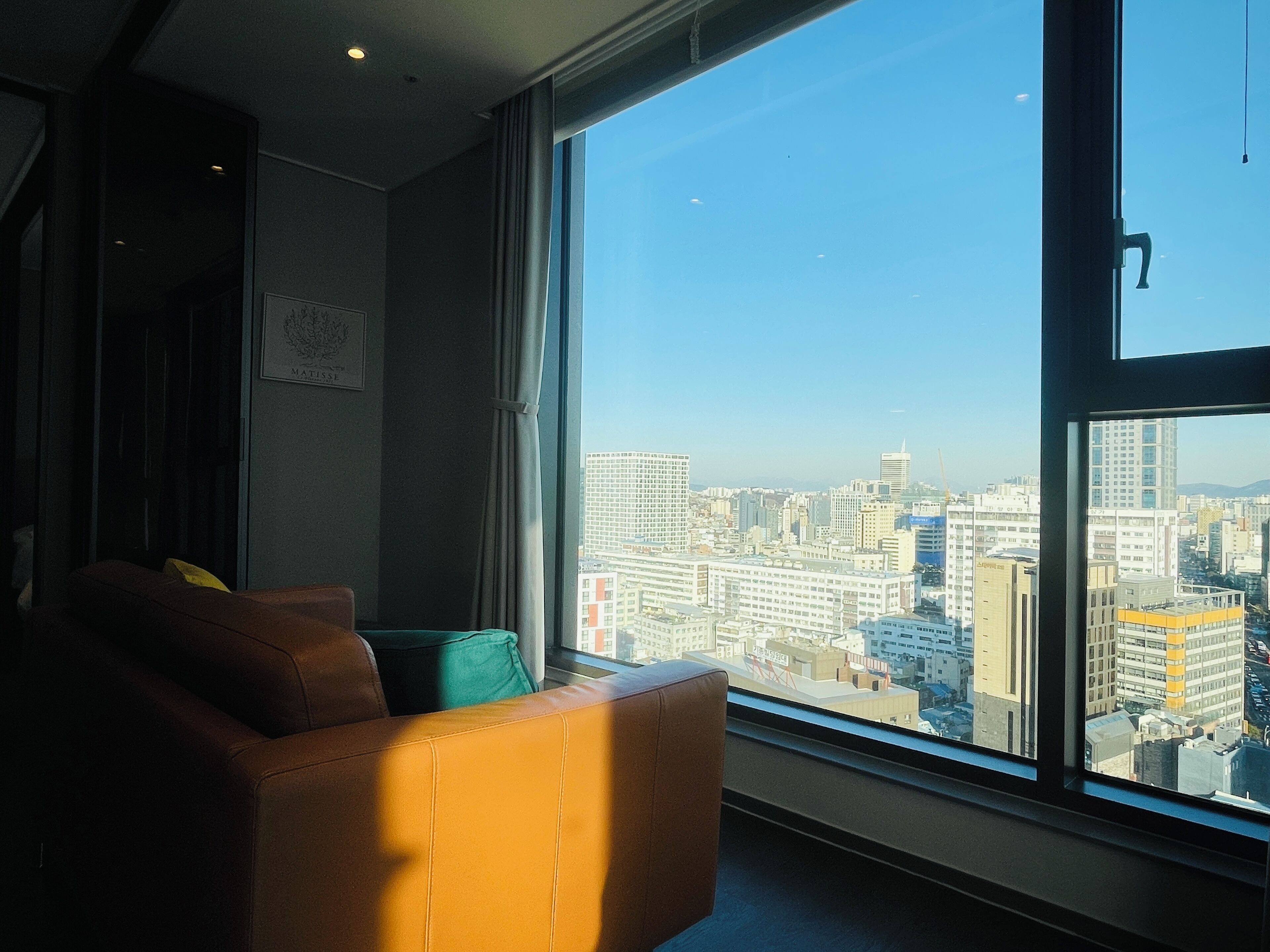 숙박 시설에서 보는 시내 전망