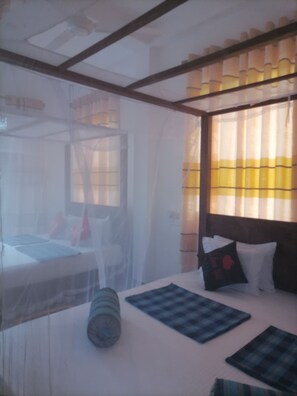 Bureau, Wi-Fi gratuit, draps fournis