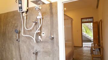 Deluxe Double Room | Bathroom