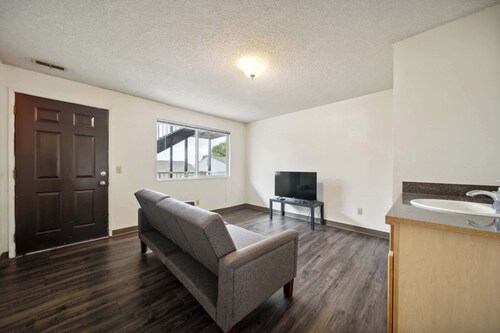 WSU HomeBase Comfort & Convenience Near Airport