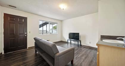 WSU HomeBase Comfort & Convenience Near Airport