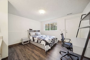3 habitaciones, escritorio, wifi y ropa de cama 
