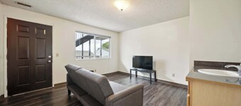WSU HomeBase Comfortable Stay Minutes from Airport