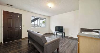 WSU HomeBase Comfortable Stay Minutes from Airport