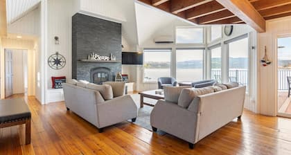 Stunning Lakefront Stay! Hot Tub, Private Dock, Pet-Friendly, BBQ, Large Patio, Scenic Lake Views