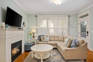 Smart TV, fireplace, DVD player