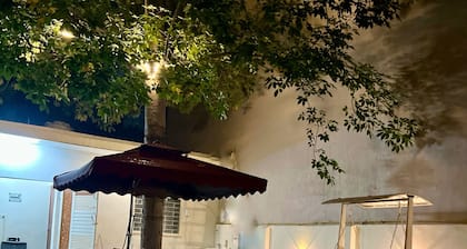 Devmad Homestay cozy villa 
Tranquil 2-bedroom villa in Greater Noida with AC