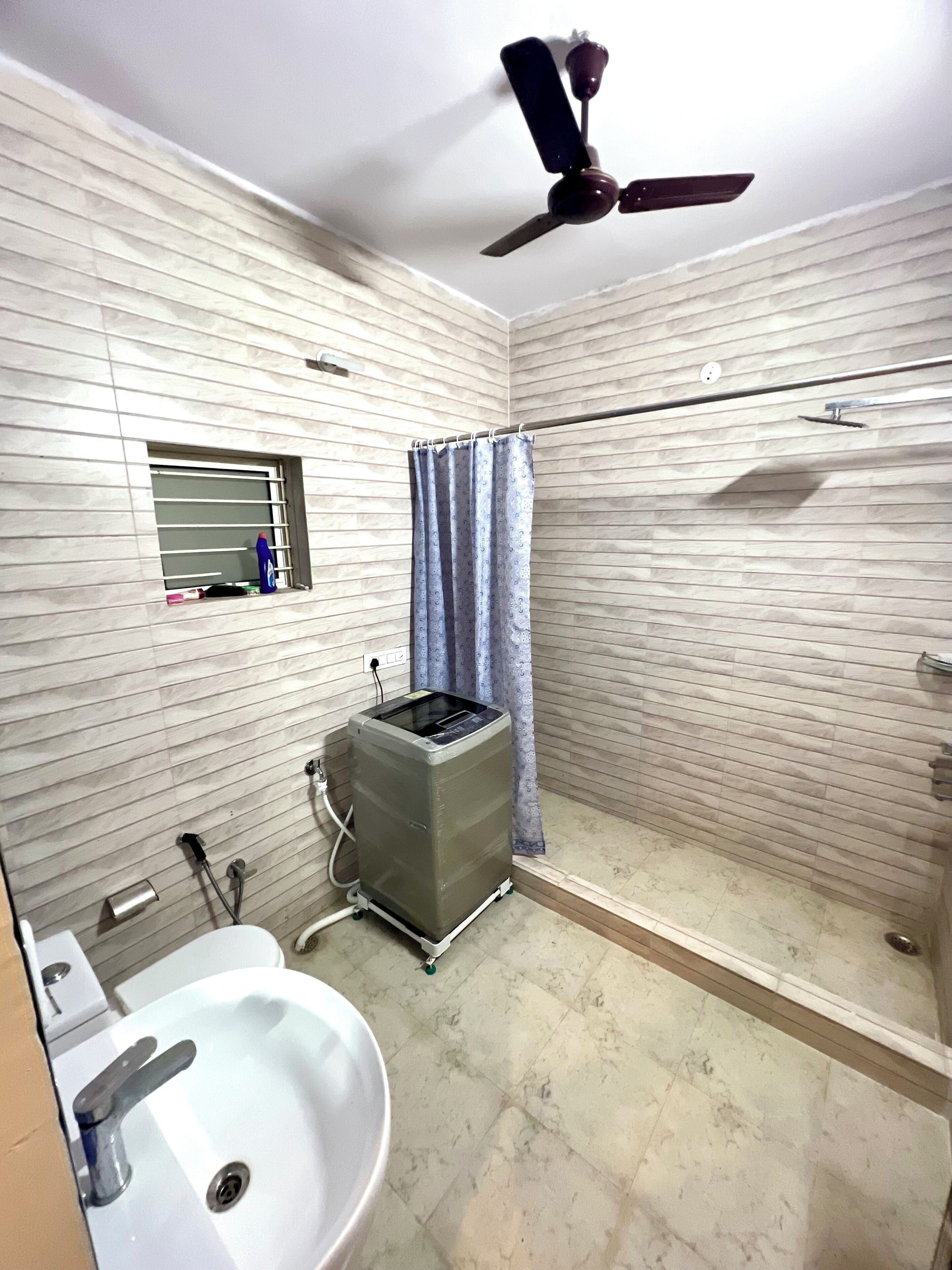 Dusche, Handtücher, Seife, Shampoo