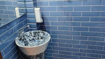 Dusche, Handtücher, Seife, Shampoo