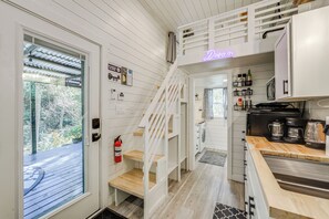 Fridge, microwave, coffee/tea maker, toaster